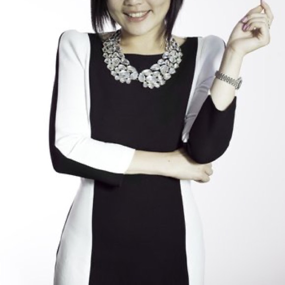 Top Shop Black and White 1/3 Length Sleeves Dress - Picture 1 of 1